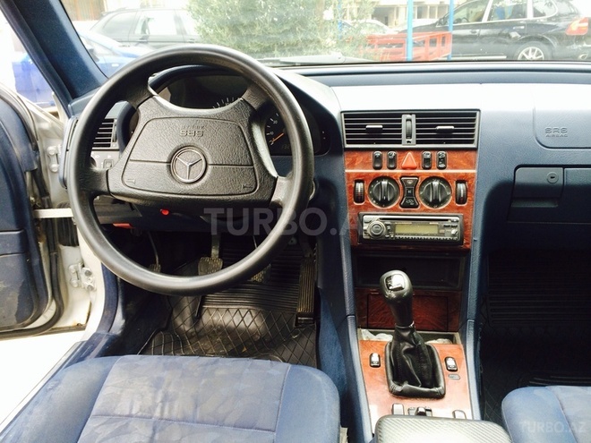 Mercedes C 220 1998, 280,000 km - 2.2 l - Bakı