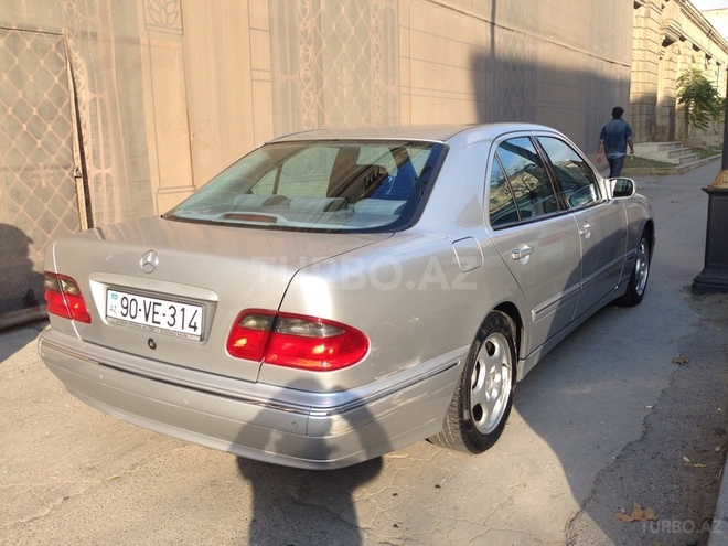 Mercedes E 240 2000, 198,000 km - 2.4 l - Bakı