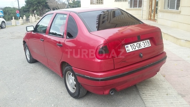 Volkswagen Polo 1996, 210,000 km - 1.6 l - Bakı
