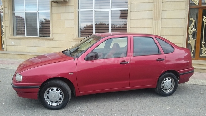 Volkswagen Polo 1996, 210,000 km - 1.6 l - Bakı