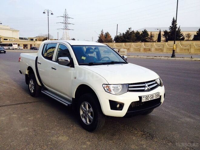 Mitsubishi L200 2013, 84,000 km - 2.5 l - Bakı