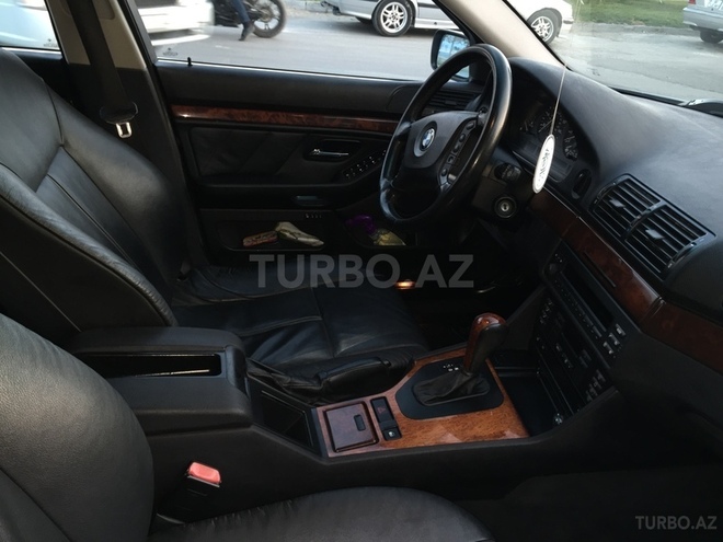 BMW 525 2002, 100,000 km - 2.5 л - Bakı