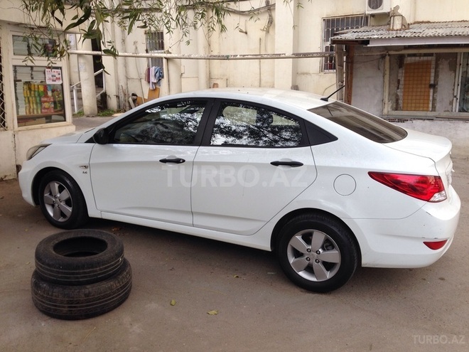 Hyundai Accent 2014, 25,000 km - 1.6 л - Bakı