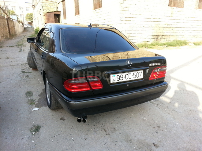 Mercedes E 200 1998, 245,000 km - 2.0 l - Bakı