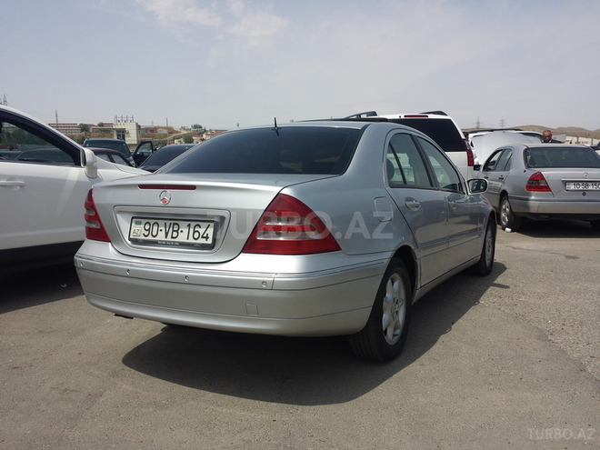 Mercedes C 220 2002, 298,000 km - 2.2 l - Bakı
