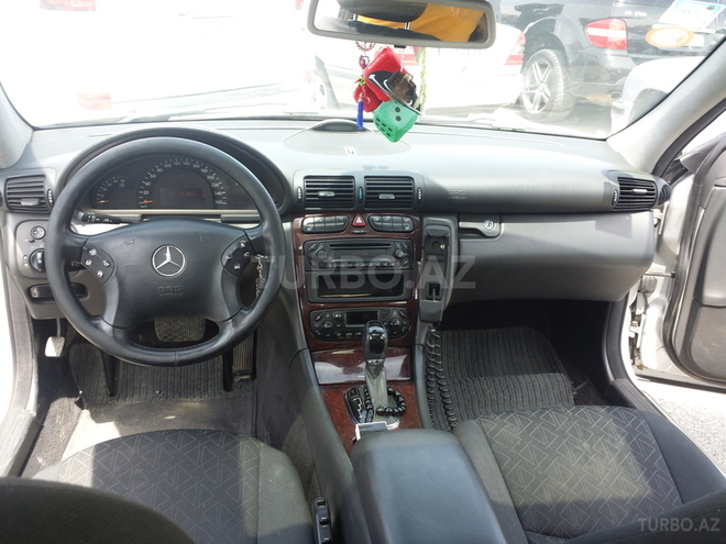 Mercedes C 220 2002, 298,000 km - 2.2 l - Bakı