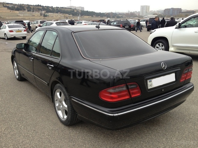 Mercedes E 240 2000, 287,421 km - 2.4 l - Bakı