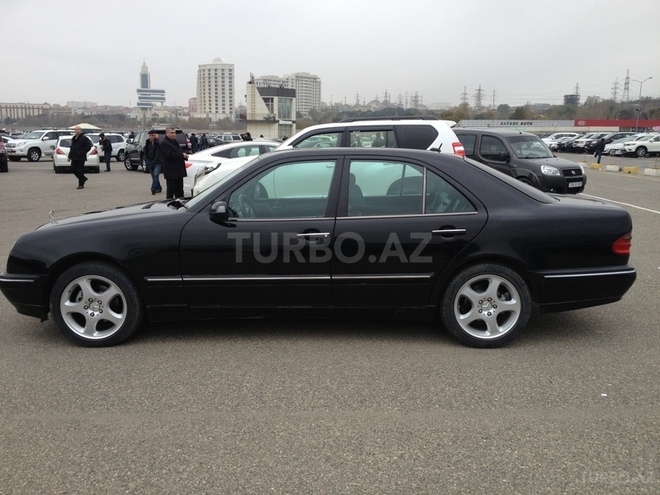 Mercedes E 240 2000, 287,421 km - 2.4 l - Bakı