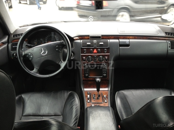 Mercedes E 240 2000, 287,421 km - 2.4 l - Bakı