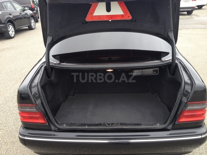 Mercedes E 240 2000, 287,421 km - 2.4 l - Bakı