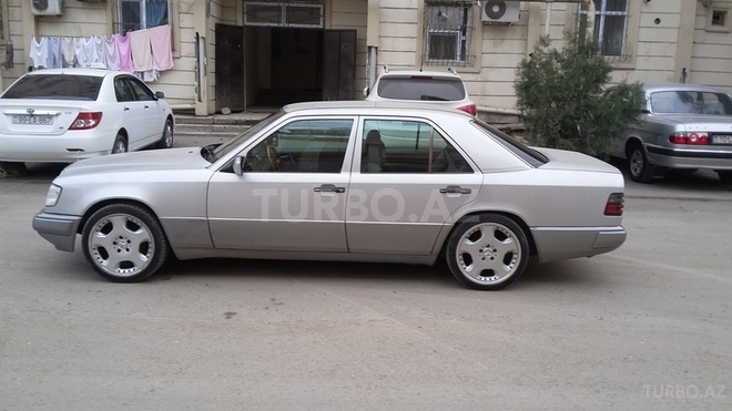 Mercedes E 200 1993, 350,000 km - 2.0 l - Bakı