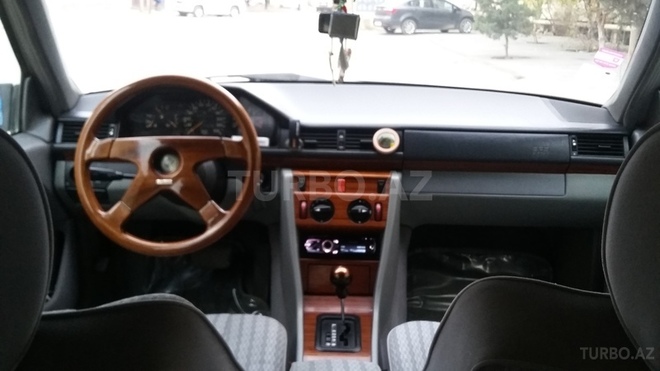Mercedes E 200 1993, 350,000 km - 2.0 l - Bakı