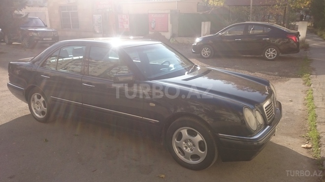 Mercedes E 220 1998, 390,000 km - 2.2 l - Bakı