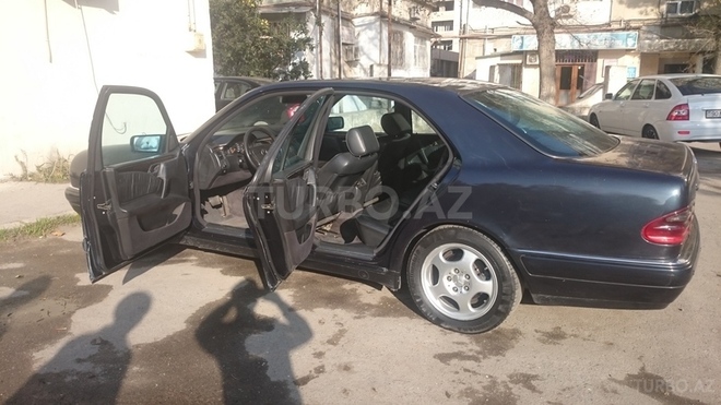 Mercedes E 220 1998, 390,000 km - 2.2 l - Bakı