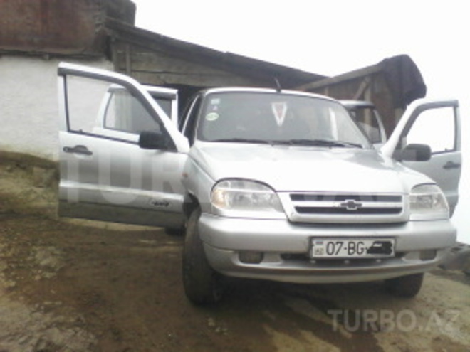 Chevrolet Niva 2004, 37,666 km - 1.7 l - Astara