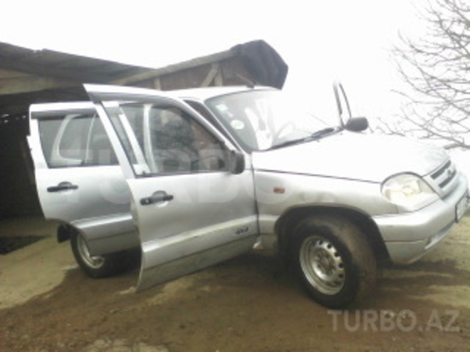 Chevrolet Niva 2004, 37,666 km - 1.7 l - Astara