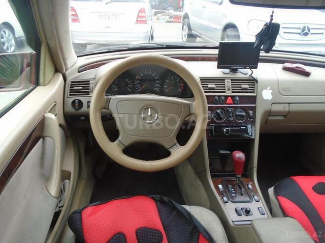 Mercedes C 220 1999, 300,000 km - 2.2 л - Bakı