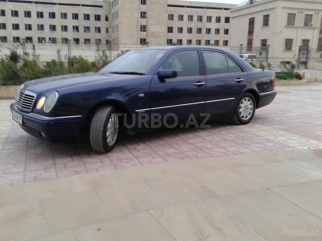 Mercedes E 230 1995, 275,000 km - 2.3 l - Bakı