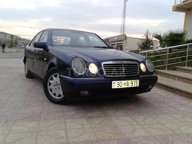 Mercedes E 230 1995, 275,000 km - 2.3 l - Bakı