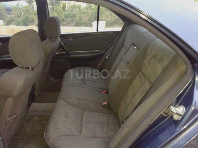 Mercedes E 230 1995, 275,000 km - 2.3 l - Bakı