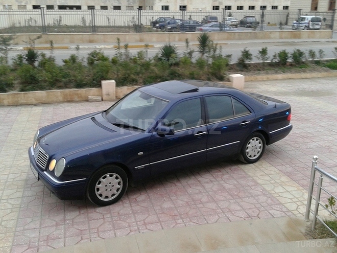 Mercedes E 230 1995, 275,000 km - 2.3 l - Bakı