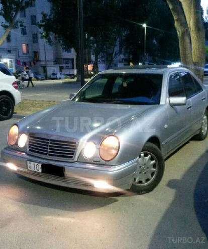 Mercedes E 230 1996, 330,000 km - 2.3 l - Bakı