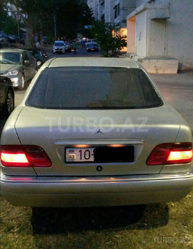 Mercedes E 230 1996, 330,000 km - 2.3 l - Bakı