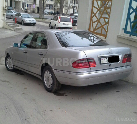 Mercedes E 230 1996, 330,000 km - 2.3 l - Bakı