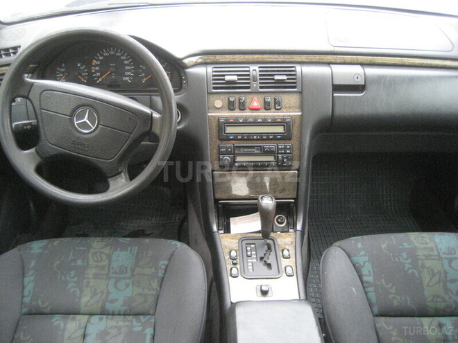 Mercedes E 230 1996, 240,000 km - 2.3 l - Bakı