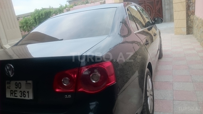 Volkswagen Jetta 2005, 130,000 km - 2.5 l - Bakı