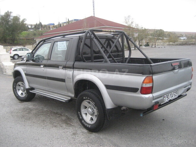 Mitsubishi L200 2002, 214,000 km - 2.5 l - Bakı