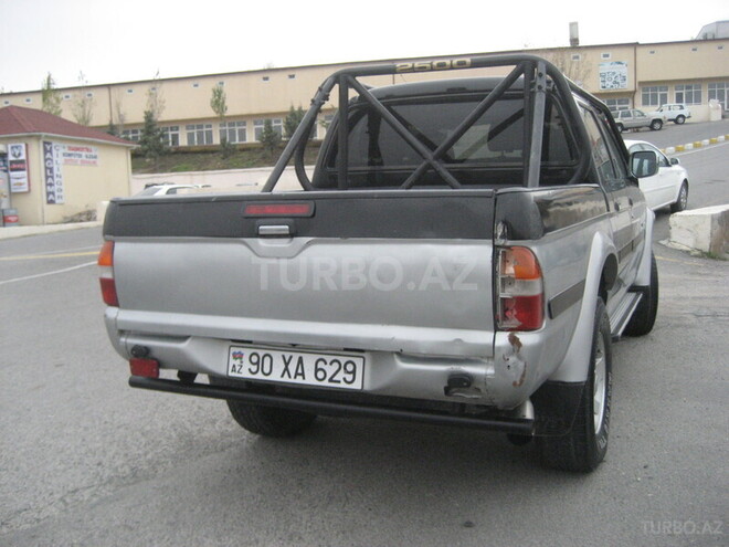 Mitsubishi L200 2002, 214,000 km - 2.5 l - Bakı
