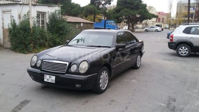 Mercedes E 320 1999, 305,000 km - 3.2 l - Bakı