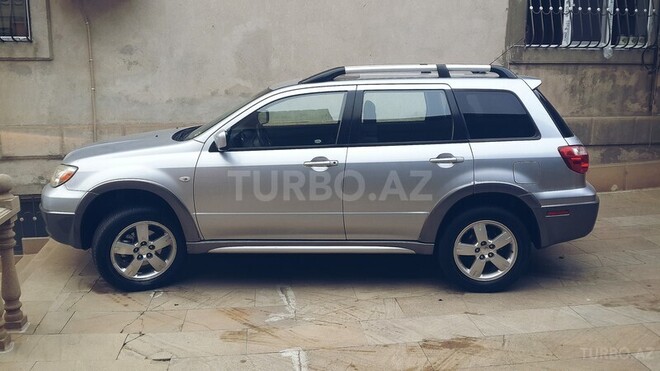 Mitsubishi Outlander 2005, 109,000 km - 2.4 л - Bakı