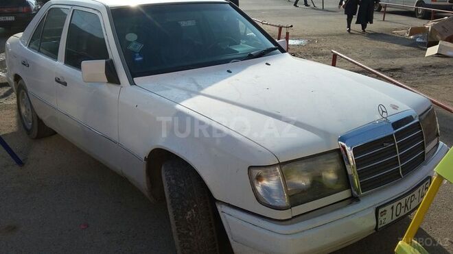 Mercedes E 220 1990, 300,000 km - 2.2 l - Bakı