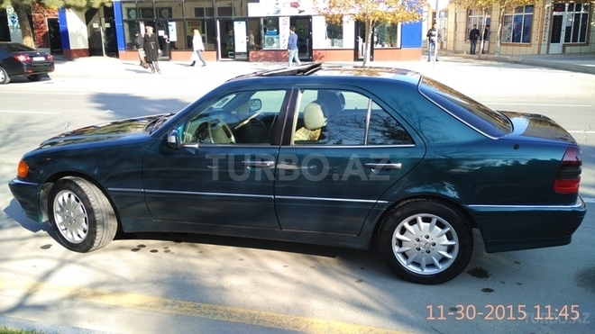 Mercedes C 220 1996, 245,000 km - 2.2 l - Sumqayıt
