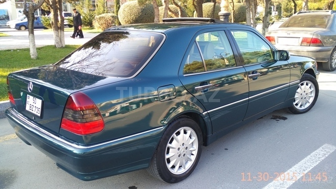 Mercedes C 220 1996, 245,000 km - 2.2 l - Sumqayıt