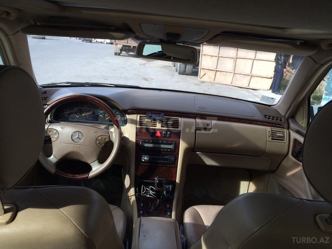 Mercedes E 320 2000, 151,000 km - 3.2 л - Bakı