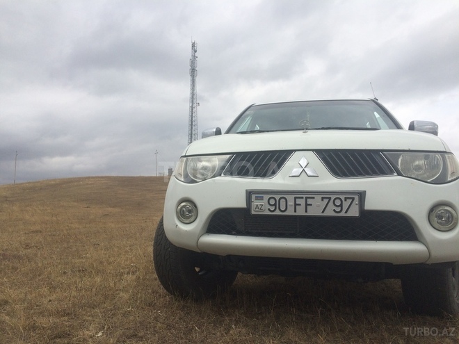Mitsubishi L200 2008, 150,000 km - 2.5 l - Bakı