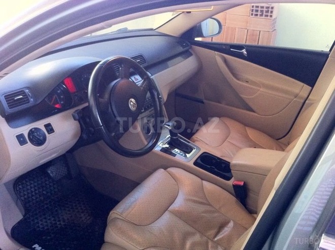 Volkswagen Passat 2005, 200,000 km - 2.0 l - Gəncə