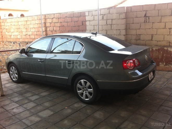 Volkswagen Passat 2005, 200,000 km - 2.0 l - Gəncə