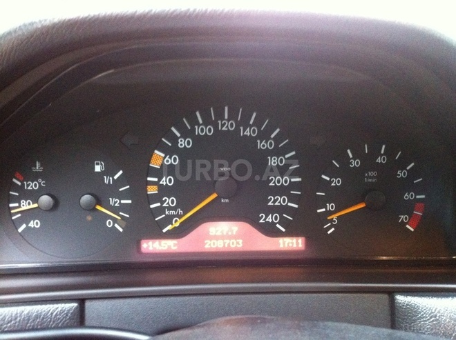 Mercedes E 240 1998, 208,000 km - 0.1 l - Bakı