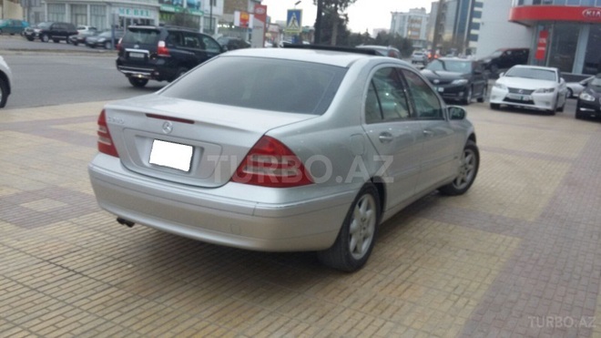 Mercedes C 240 2001, 167,000 km - 2.6 l - Bakı