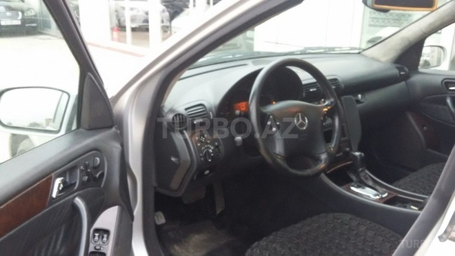 Mercedes C 240 2001, 167,000 km - 2.6 l - Bakı