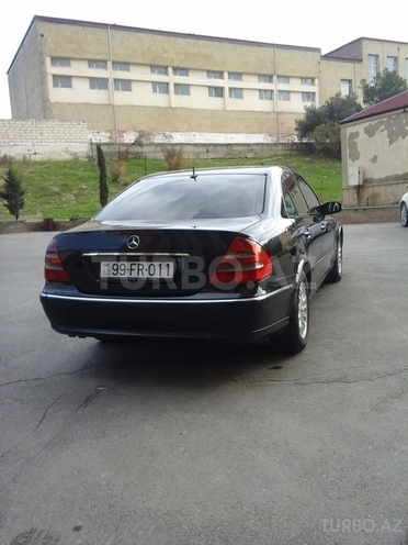 Mercedes E 220 2002, 233,000 km - 2.2 л - Bakı