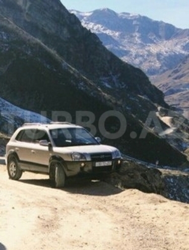 Hyundai Tucson 2006, 195,000 km - 0.2 l - Qusar
