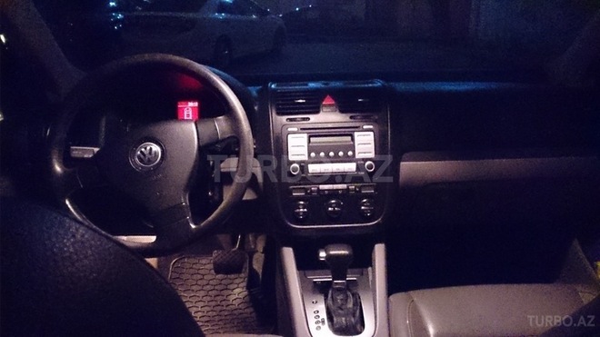Volkswagen Jetta 2005, 130,000 km - 2.5 l - Bakı