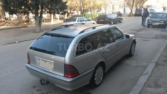 Mercedes C 220 2000, 205,233 km - 2.2 l - Bakı