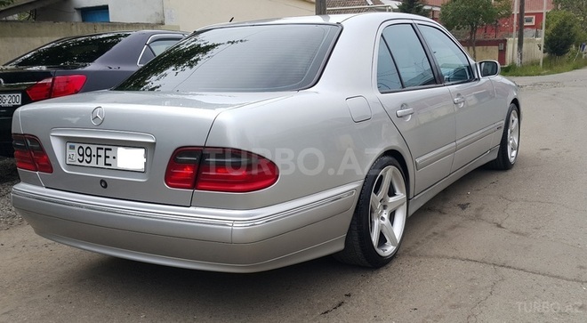 Mercedes E 270 2001, 240,000 km - 2.7 l - Bakı