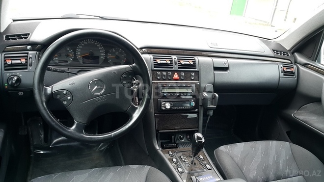 Mercedes E 270 2001, 240,000 km - 2.7 l - Bakı